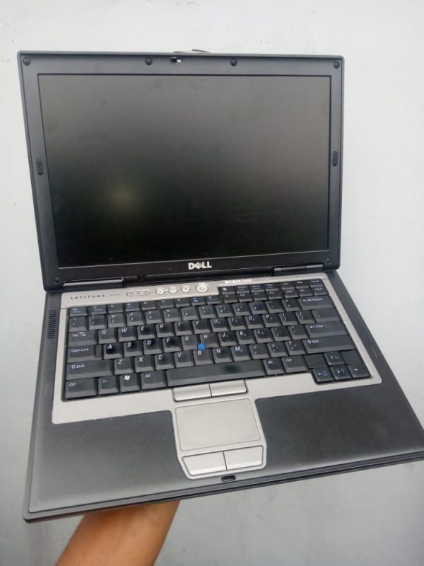 Dell LATITUDE 4 CONNER